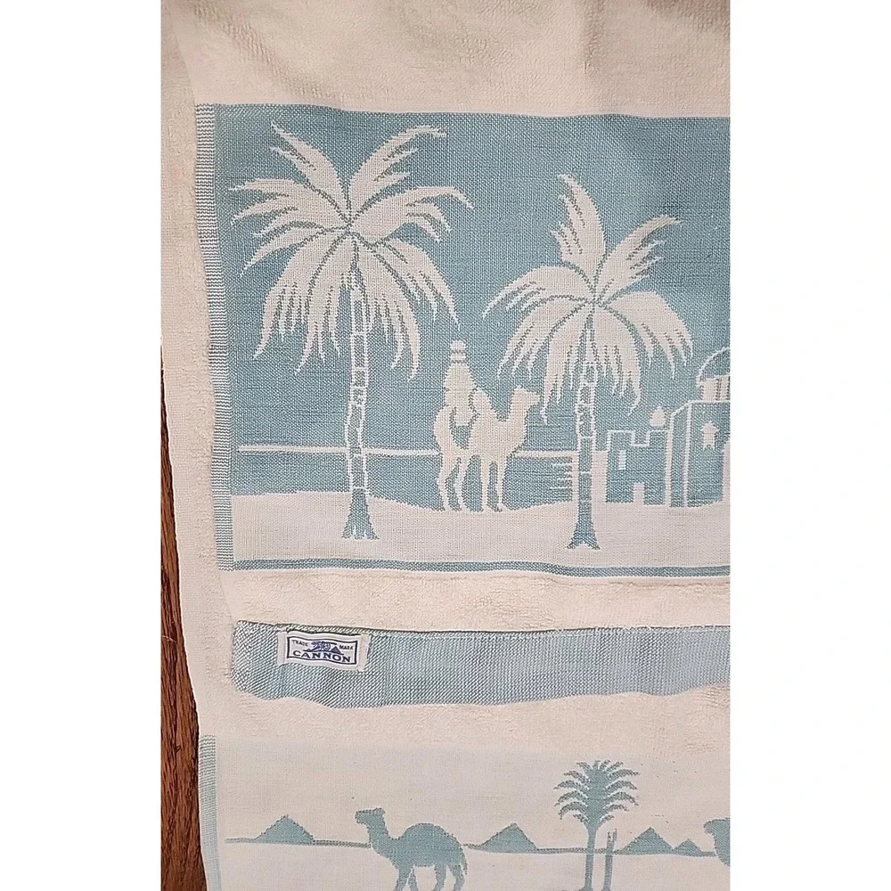 VTG Desert Oasis-Themed Bath Towel /Aqua and Cream/ Woven Jacquard I Cannon